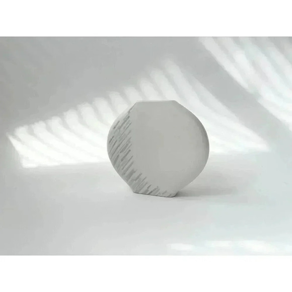 Retro Style Vintage Brustroke Patterened White Ceramic Vase - Picture 2 of 9